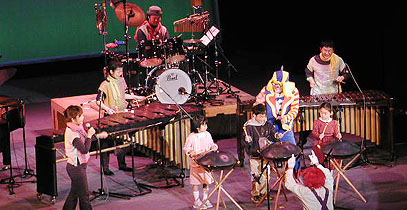 あーとぶらっさむ「コロポックル＆クラウン　ゆかいな音楽★世界旅行」